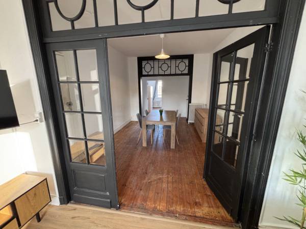 Newly renovated 2 bedroom apartment (incl. 200€/month discount till 01/10)